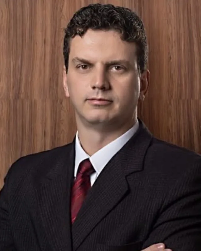 Prof. Me. Carlos Eduardo Pinheiro Marcelino de Oliveira