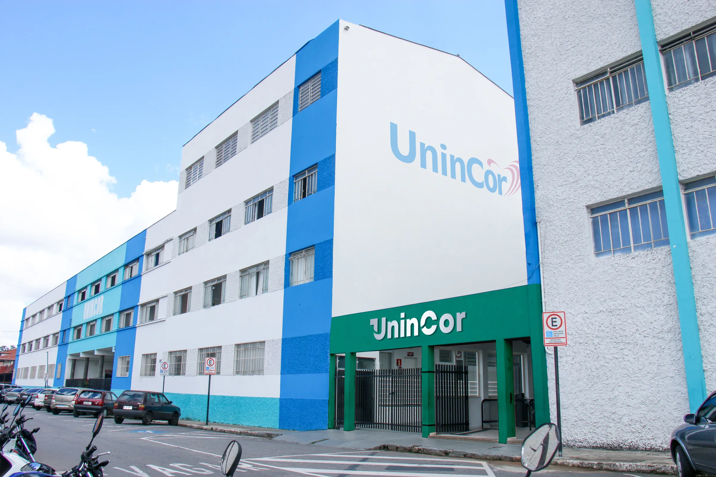 Fachada do UninCor em Três Corações