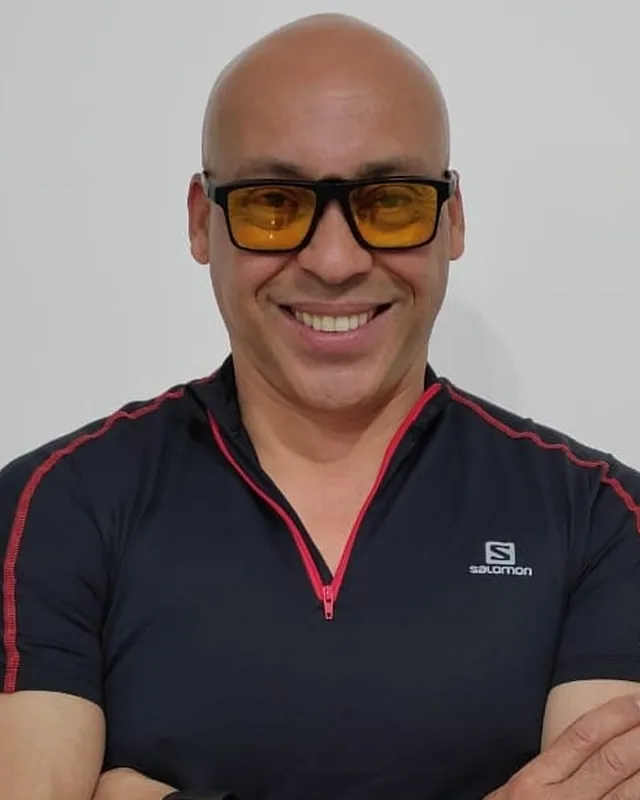Prof. Valmir Flores Domingues